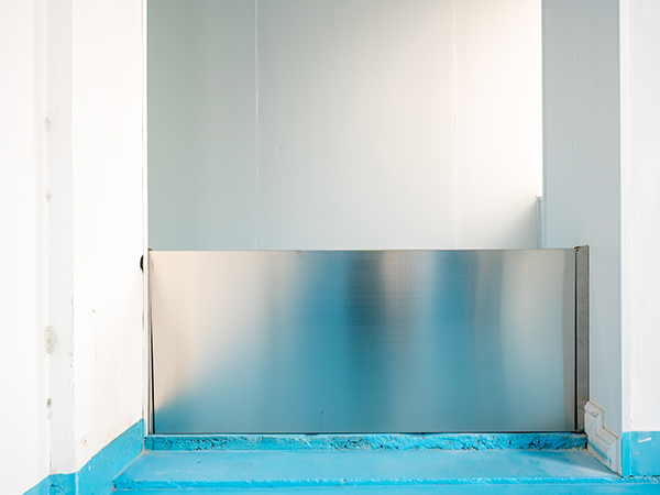 GMP廠房潔凈工程中人員行為管理也是必不可少的一環通過培訓制定規則可以降低人員帶來的污染風險